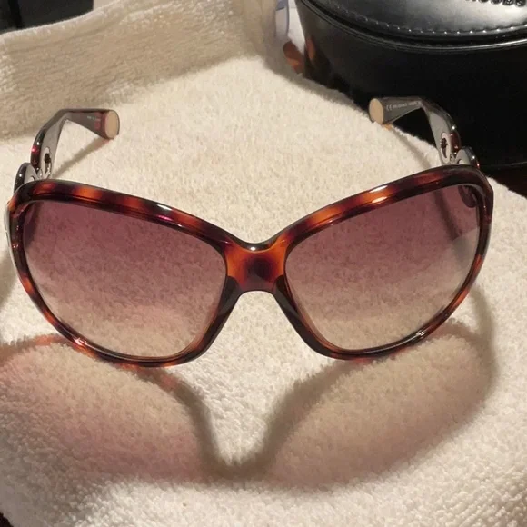 Marc Jacobs Tortoise Shell Sunglasses - Picture 2 of 8